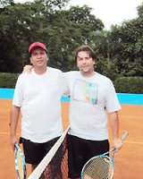 Tenistas participam de torneio