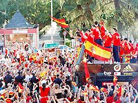 Seleção espanhola é recebida pela Família Real em Madri