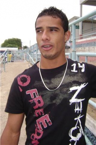 Felipe Alves chega para ajudar o CAP
