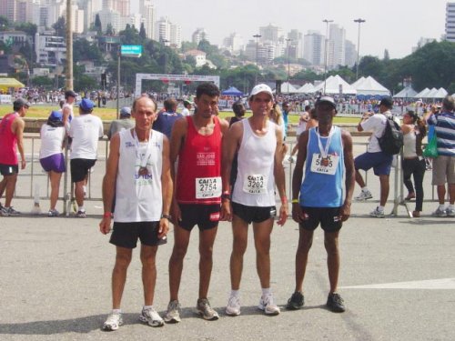 Penapolenses participam de Meia Maratona Internacional