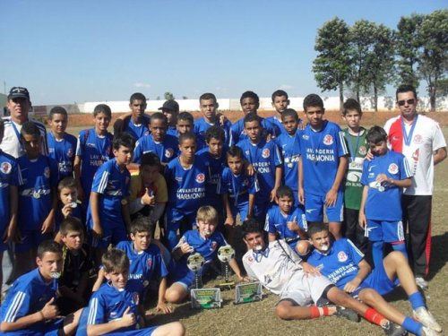 Sub-12 e Sub-14 são campeões em Queiróz