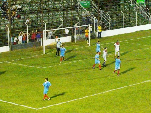 CAP não toma conhecimento do Oeste