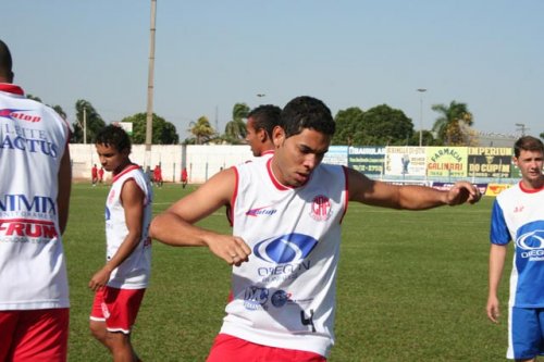 CAP: Lorran poderá ser opção na lateral direita