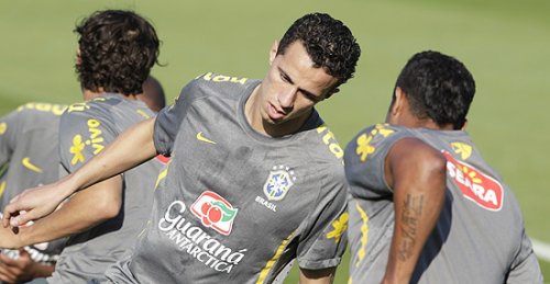 Contra Gana, Brasil leva a campo ataque caseiro