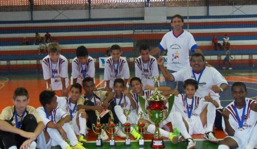 Noroeste Calçados/Auto Peças ABN é campeão da Categoria Sub-13 do 16º Futsal Ferinhas