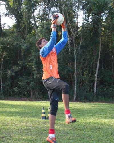 Comissão técnica avalia cinco reforços para o Sub-20