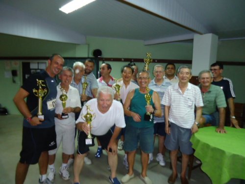 Helder e Branco vencem Torneio de Truco no Clube Penapolense
