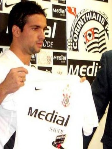 Penapolense pode acertar com Denis, ex-Santos e Corinthians
