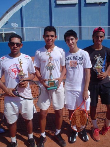 Tenistas do Clube Penapolense conquistam medalhas em Lins