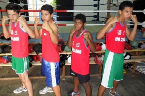 Kaíque Barros vence sua primeira luta