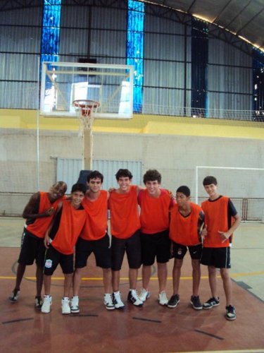 Campeonato Interno movimenta alunos de basquete
