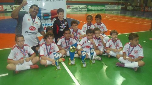 Noroeste Calçados/Auto Peças ABN/Ferragens São Carlos é o campeão da Categoria Sub-9 do Ferinhas