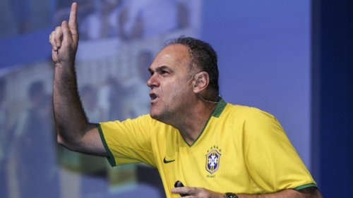 Oscar é eleito para o Hall da Fama do basquete