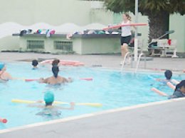Cmei Jardim Eldorado mantém aulas de hidro durante as férias