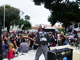 Hoje tem Plis Rock na Praça Daniel Rodrigueiro