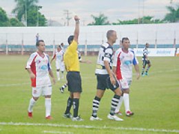 Viola marca e CAP vence XV de Piracicaba