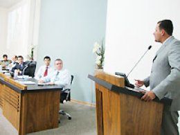 Usina Campestre: Ricardinho faz pedidos para funcionários e fornecedores
