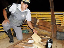 TOR: Droga é encontrada em fundo falso de caminhonete