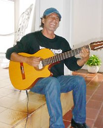 OPORTUNIDADE: Penapolense busca espaço no cenário musical