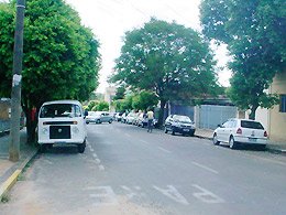 TRÂNSITO: Mesmo com sinalização, motorista não respeita mudança