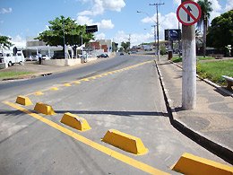 Alayde Ferraz: Célio de Oliveira questiona tipo de divisória em avenida