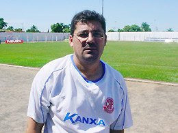 Entrevista: Fã de Parreira e Autuori, Lelo acredita no acesso do CAP