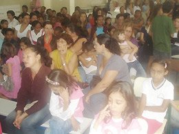 Escola organiza festa em comemoração ao Dia das Mães