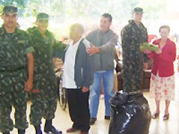 Atiradores desenvolvem ação comunitária em eventos
