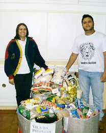 SOLIDARIEDADE: Alimentos arrecadados em show são entregues a Vila da Infância