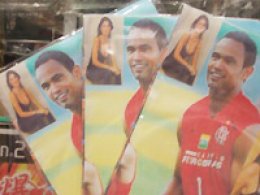 CASO ELIZA SAMUDIO: Comerciantes faturam com venda de DVD pornográfico