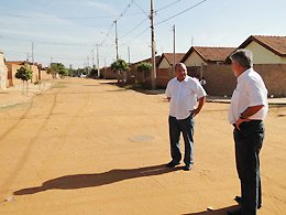 Prefeito anuncia convênio para asfalto no Residencial São Francisco