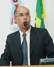 Leopoldino Alves: Vereador Joaquim pede recapeamento da Avenida