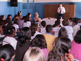 EDUCAÇÃO: Promotor ministra palestra na EE Joana Helena