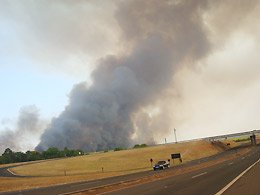 Incêndio interdita rodovia Raul Casasco 