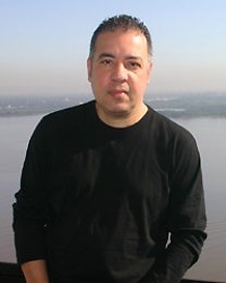 Escritor Marcelo Carneiro estará em Penápolis amanhã