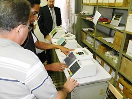 PROCEDIMENTO: Urnas eletrônicas são lacradas para o dia das eleições