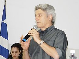 JORNALISMO: Caco Barcellos comenta desafios da profissão