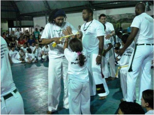 APAE: Festival entregará cordas aos alunos capoeiristas