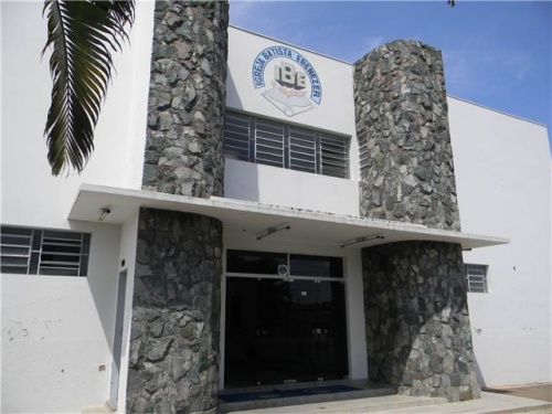 FÉ: Igreja Ebenézer comemora 17 anos com celebração