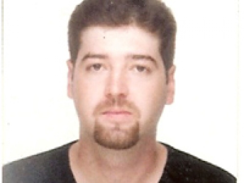 PESAR: Corpo do radialista André Strongren é sepultado