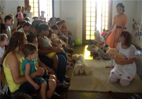 Ceim Caracol Sabido promove teatro para pais e filhos