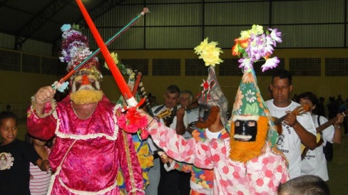 Hoje tem festa de Folia de Reis para a comunidade