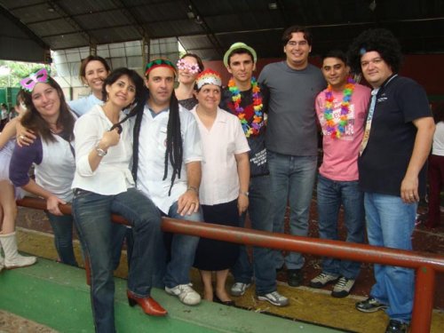 Alunos do Colégio Coração de Maria se divertem em carnaval surpresa
