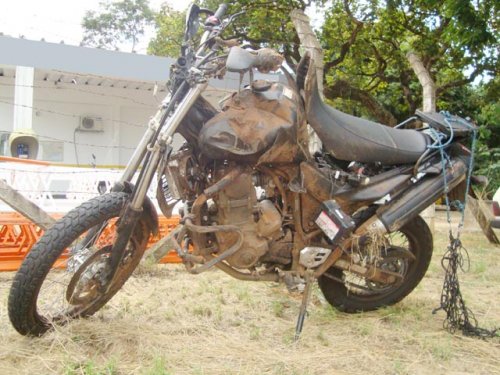 Policial aposentado bate moto em búfalo e morre na Assis