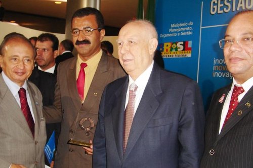 José Alencar morre após luta contra câncer