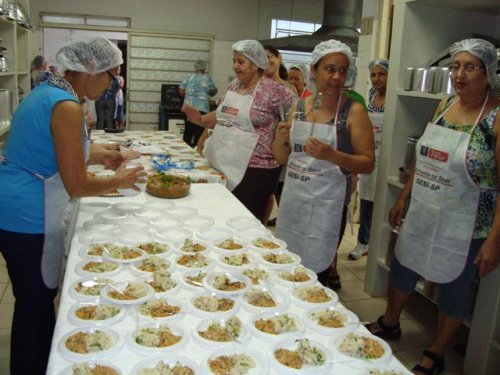 Merendeiras fazem curso “Alimente-se bem”