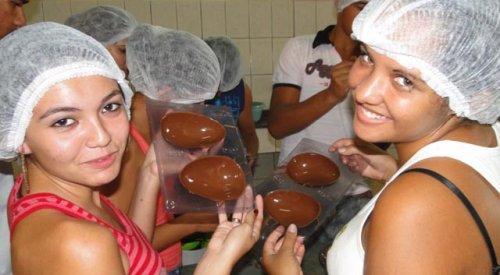 Programa Ação Jovem realiza curso de ovos de Páscoa