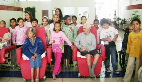 Emef Casa da Amizade comemora 46 anos com Ação Solidária