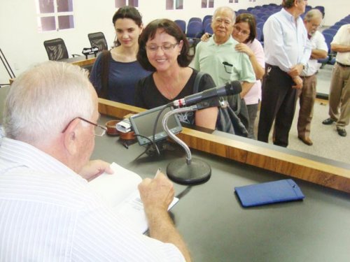 MARIA CHICA: Penápolis ganha mais um livro sobre sua história