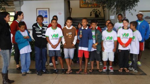 Coral da AVI se apresenta no Paço Municipal